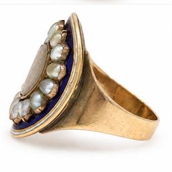 George III gold and enamel hairwork mourning ring, the glazed central woven hair panel surrounded by fifteen pearls, to a blue and white enamel ground, the reverse inscribed 'Sarah Johanna Holt, Obt. 11th July, 1796, AE:40', boxed