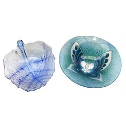 Mats Jonasson Maleras Sweden glass butterfly bowl, in blue and green colourway, D17cm, together with further Jonasson Folia leaf blue dish 