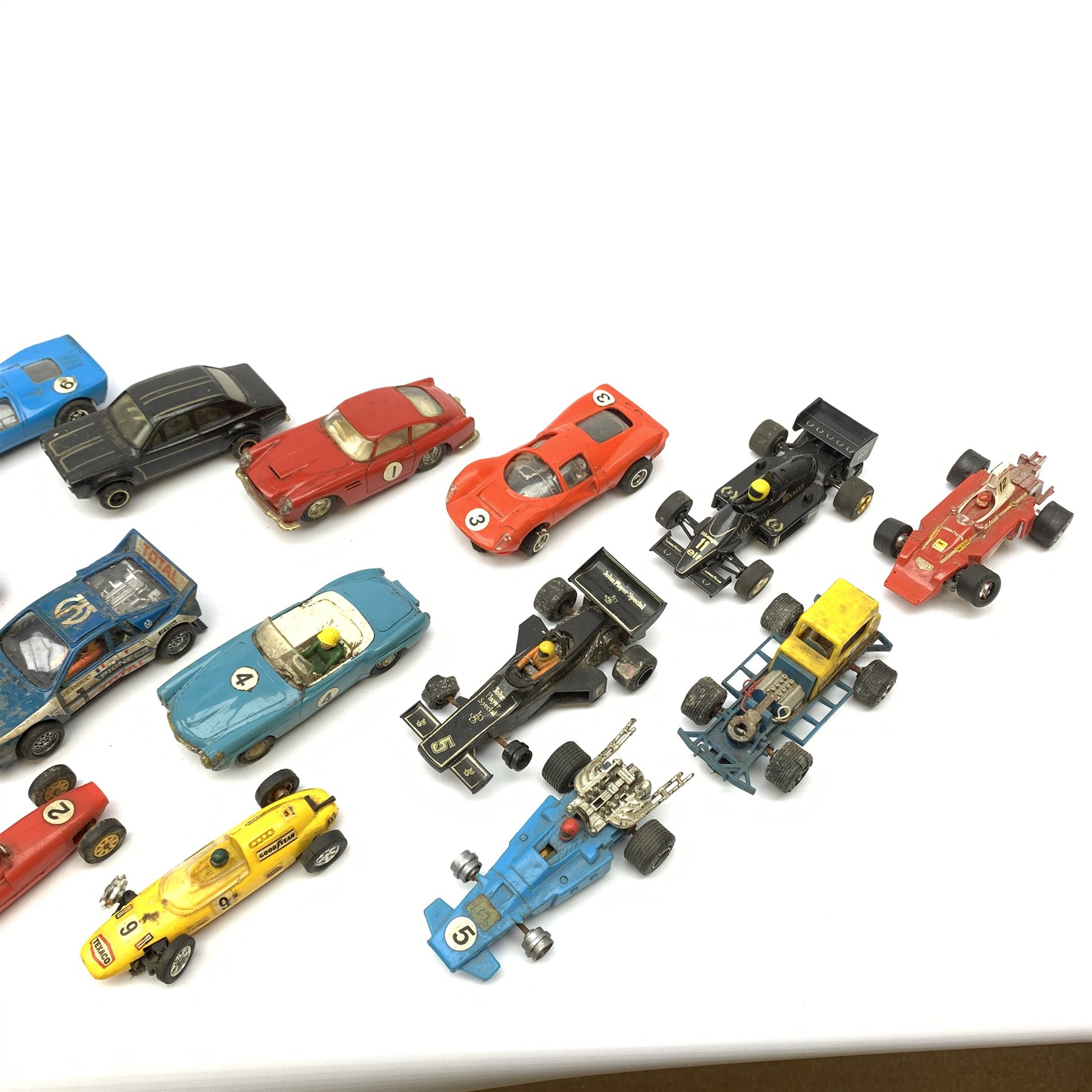 Various makers twenty slotracing models by Scalextric, Airfix