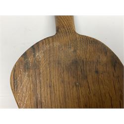 Mouseman - oak kidney-shaped cheeseboard, the handle caved with mouse signature, by the workshop of Robert Thompson, Kilburn 