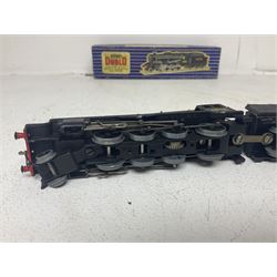 Hornby Dublo - 3-rail Class 8F 2-8-0 freight locomotive no.48158 with tender, Duchess Class 4-6-2 ‘Duchess of Montrose’ locomotive no.46232, Class 4MT Standard Tank 2-6-4 locomotive no.80054, all in original boxes; and Class N2 0-6-2 Tank locomotive no.69567, without box (4) 