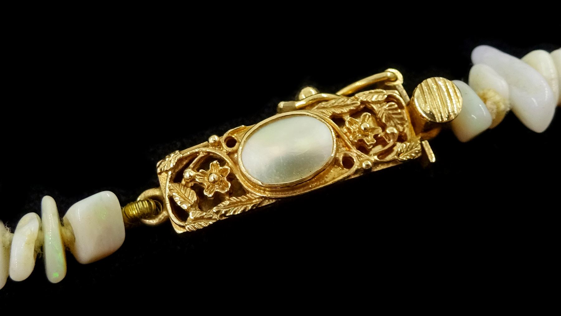 Single strand opal chip necklace, with 9ct gold pearl clasp, hallmarked