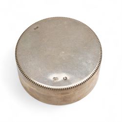 9ct gold jewellery including signet ring, single stone sapphire ring and chains, 14ct gold glass pendant, silver ring, silver bangle and a silver box