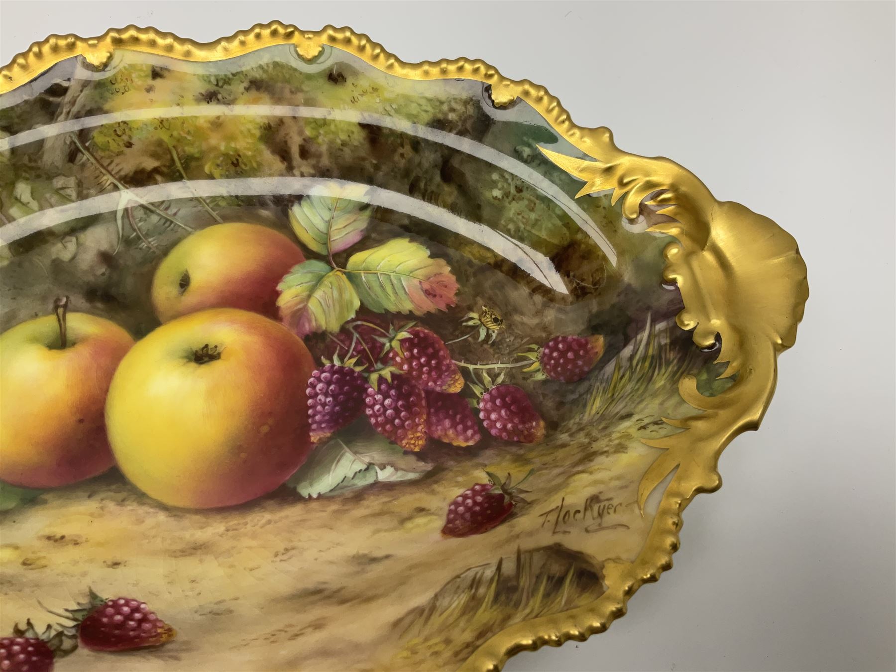 Early 20th century Royal Worcester dish decorated by Thomas