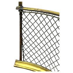 Two Victorian brass fenders, with lattice design, 123x31x18cm, the other of serpentine form with wire grille, 87x38cm, (2)