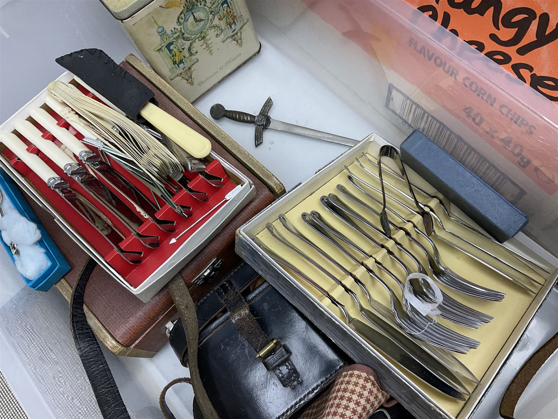 Ekco transistor portable radio, Kodak Brownie Cresta camera in case, Castle & Co Hull binoculars in case, 1970s and later annuals to include Beano, 1926 The Picture Show annual, silver-plate etc