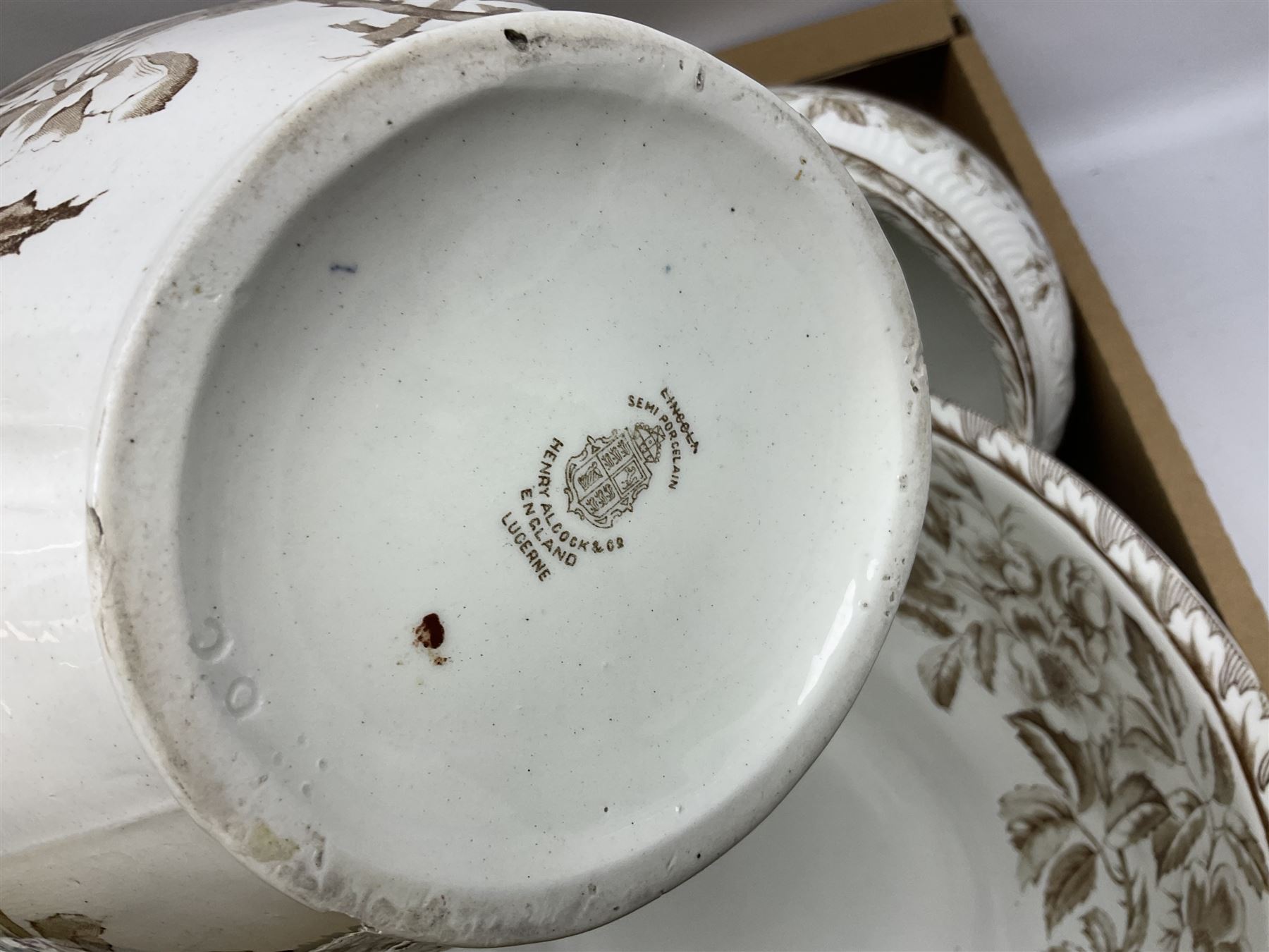 Burleigh Ware jug of baluster form modelled with fox and heron, cabbage dish, Carlton Ware lobster scallop dish, Royal Doulton The Hunting Man plate, Grimwades, other early 20th century ceramics and a Henry Alcock wash set to include jug and bowl, chamber pot etc