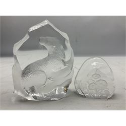 Mats Jonasson of Sweden glass Otter paperweight, Capredoni by Dartington Crystal Crysanthemum paperweight, boxed British Fossils agate geode, silver plated wine bottle coaster and Aynsley vase, etc, all boxed