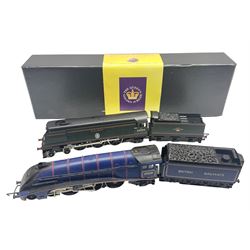 Hornby '00' gauge - limited edition gold plated Princess Class 4-6-2 locomotive 'Princess Elizabeth' No.6201 No.2151/5000; boxed with paperwork; Class A4 4-6-2 locomotive 'Walter K. Whigham' No.60028; and Battle of Britain/West Country Class 4-6-2 locomotive 'Lord Beaverbrook' No.34054; both unboxed (3)