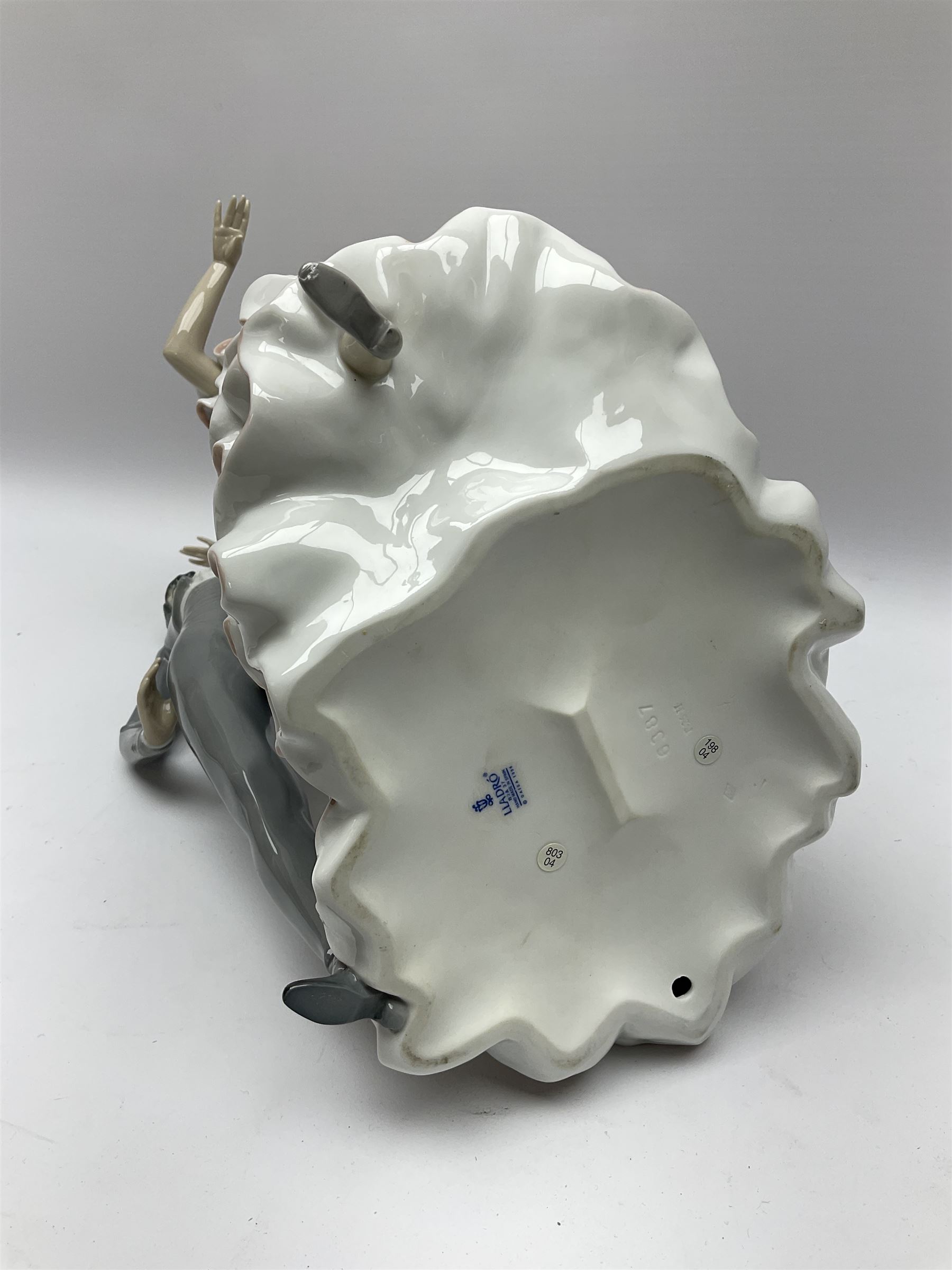 Lladro figure, A Passionate Dance, no 6387, H43cm