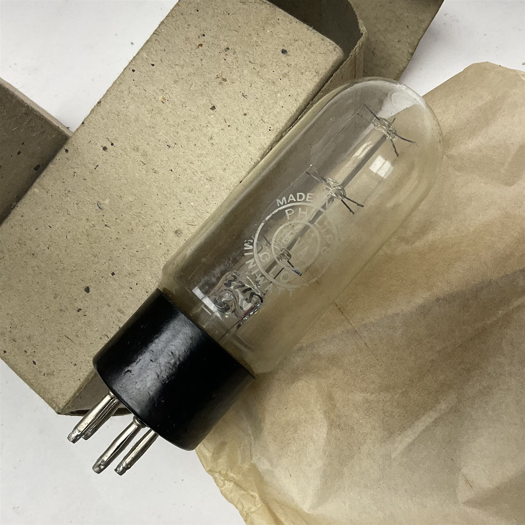 Eight Philips Miniwatt thermionic radio valves/vacuum tubes, including AZ31, C1, 1867, CY31, C1C, CY1C, four in original boxes