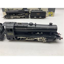 Wrenn '00' gauge - two Class 8F 2-8-0 locomotives - No.48073 in BR Plain Black; boxed; and No.8042 in LMS Plain Black; with unassociated plain blue box (2)