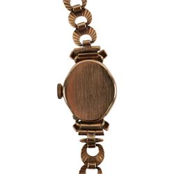 J W Benson ladies 9ct gold manual wind wristwatch, on 9ct gold bracelet, hallmarked