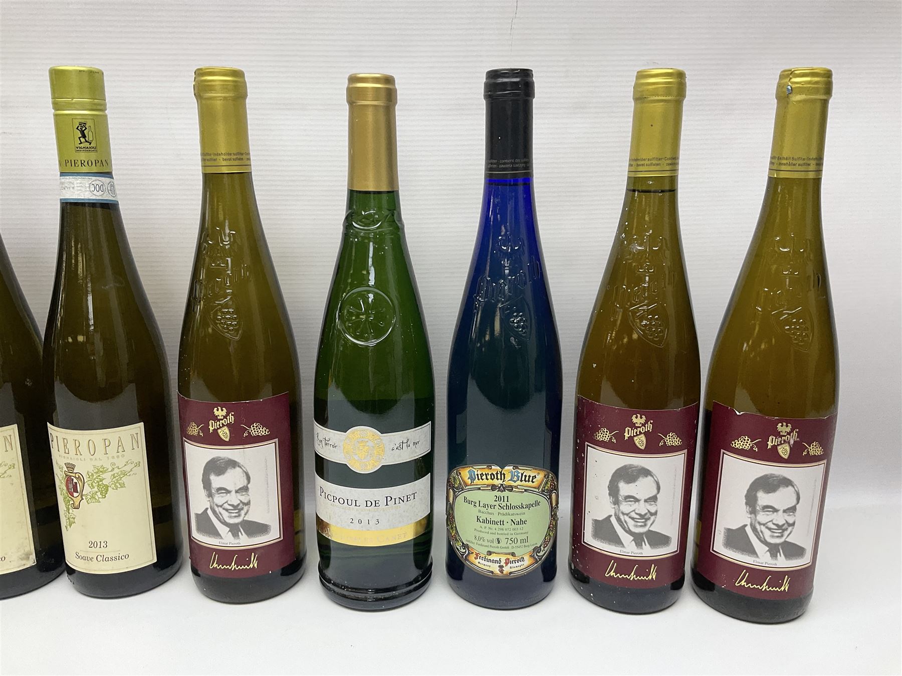 Mixed wine, including Pieroth Blue 2011, Kabinett, Moira's 2009  Reserva, Chai 2011 Bordeaux, etc, various content and proof (31)