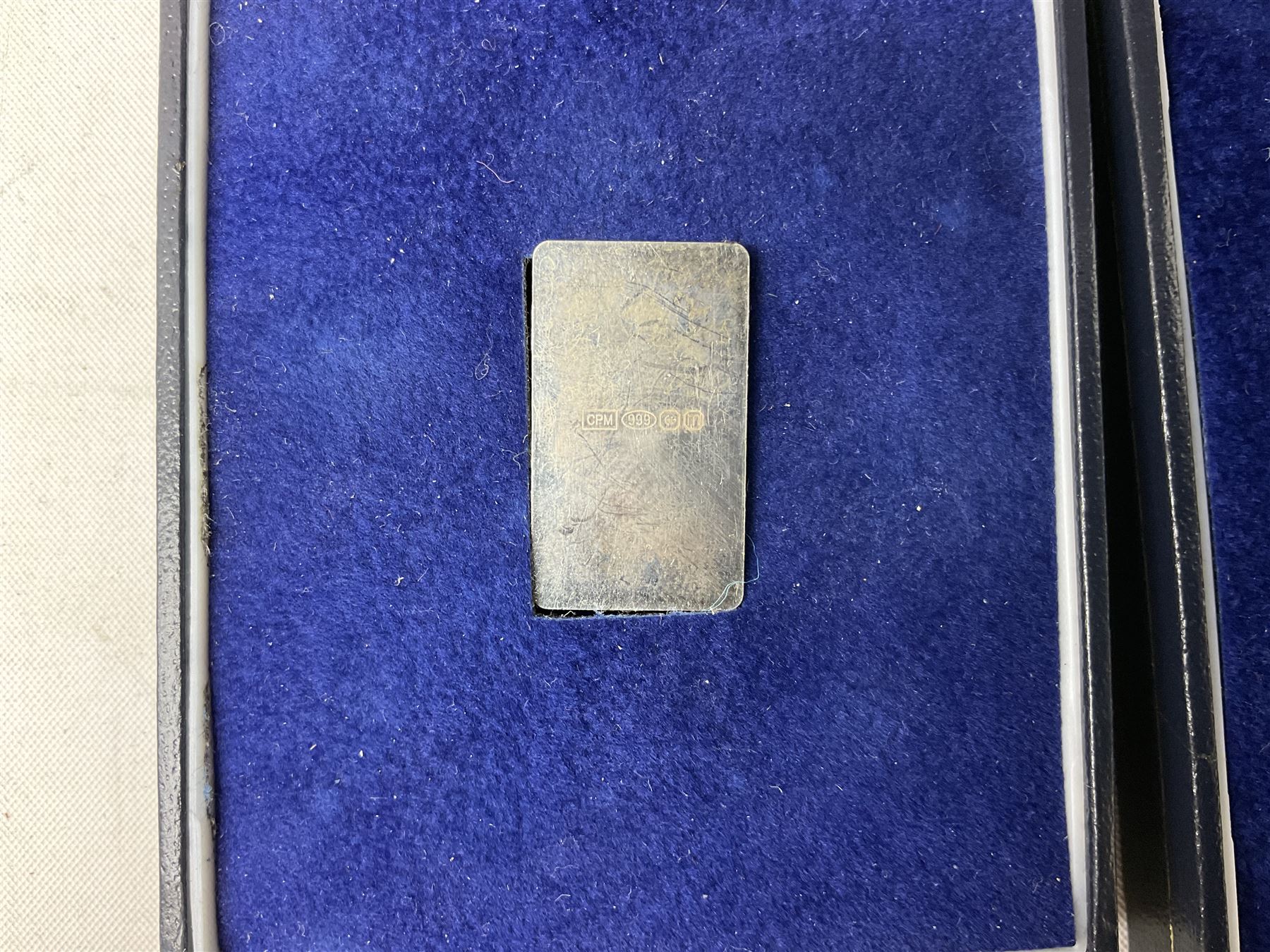 Quantity of silver comprising two 2012 Diamond Jubilee silver commemorative plaques stamped 999, hallmarked Birmingham 2012 with Jubilee stamp, together with a Prince William and Catherine Middleton silver bar stamped 999, Refine Met Fine Silver 999 bar and Atam Vallabh AVI Industries bar stamped fine 999, all tested, total weight approx 45.5g