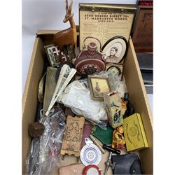 Quantity of assorted collectibles to include leather cases canteen box with red velvet interior, two further leather cased boxes, ebonised clothes brushes, horn shoe horns, vintage handheld fan, various small frames, etc 