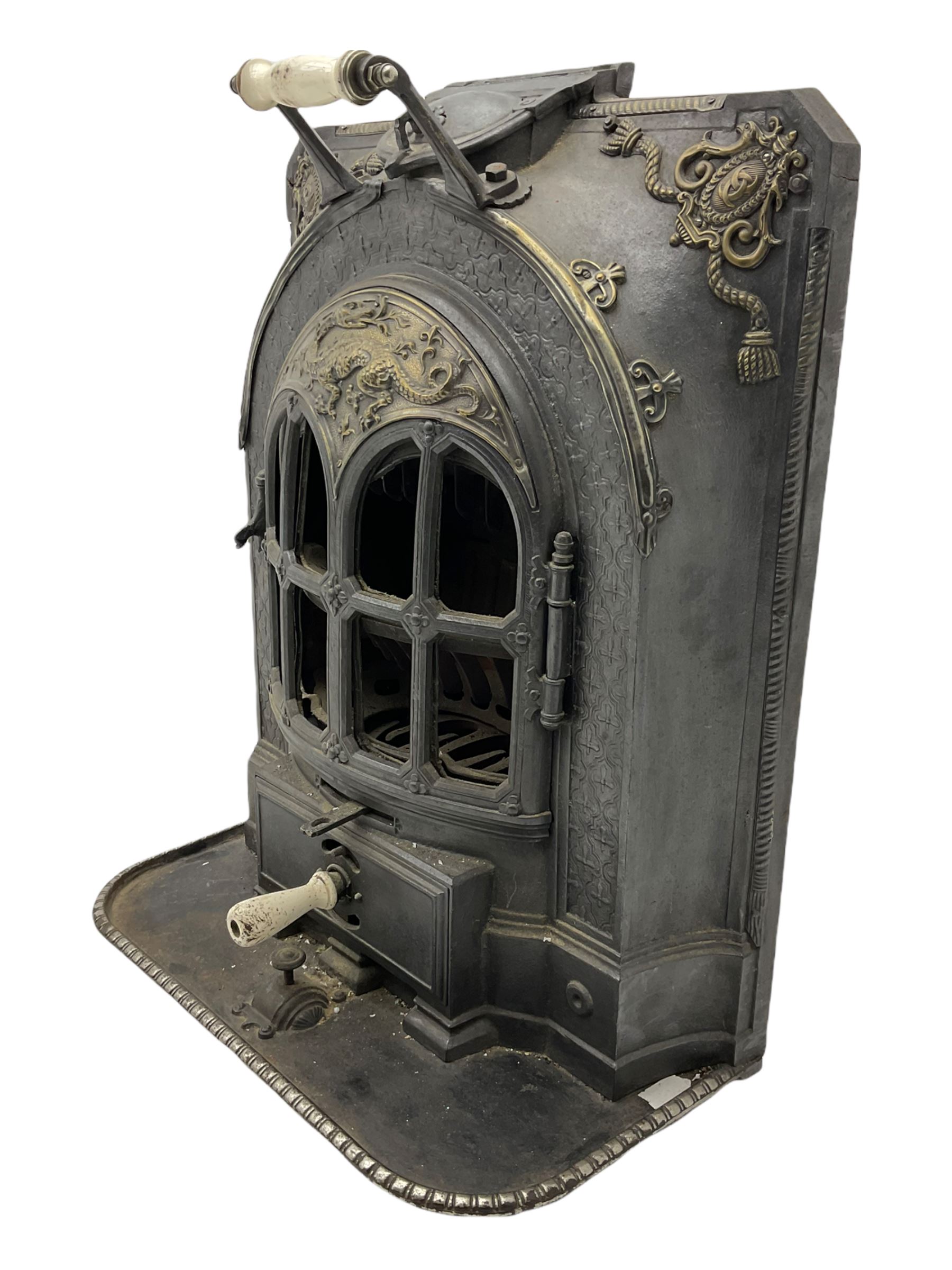 Early 20th century French La Salamandre cast iron stove