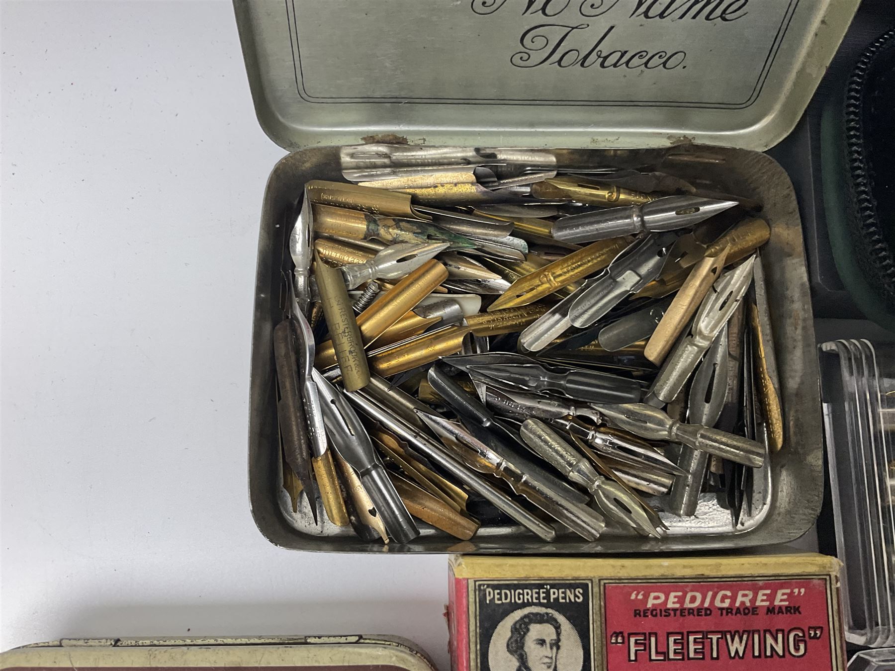 Large quantity of fountain and calligraphy pens, to include examples by Parker, Waterman, Platignum, Universal and Osmiroid, together with a selection of nibs