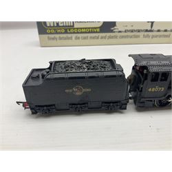 Wrenn '00' gauge - two Class 8F 2-8-0 locomotives - No.48073 in BR Plain Black; boxed; and No.8042 in LMS Plain Black; with unassociated plain blue box (2)