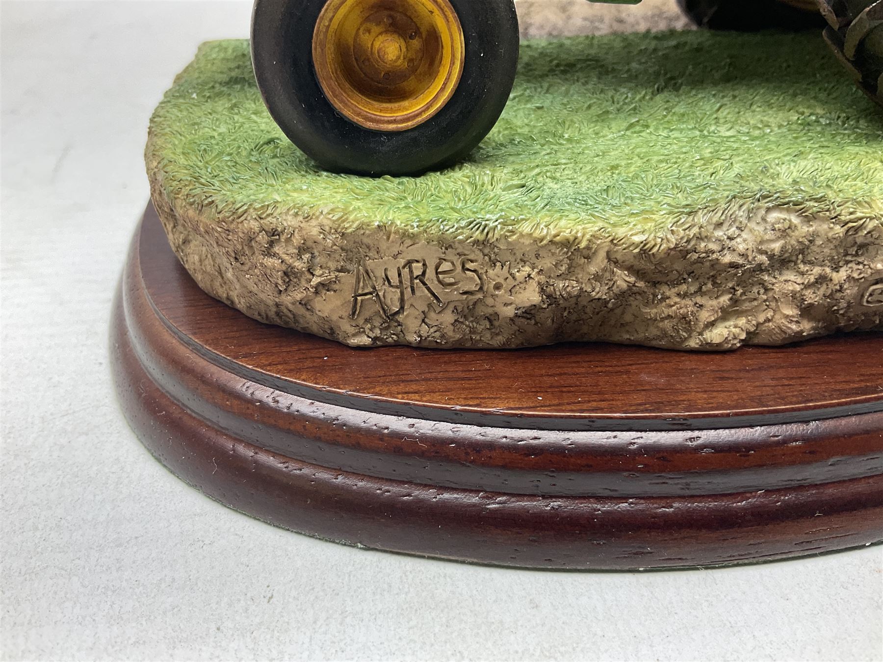 Border Fine Arts for John Deere Pulling Power model no 2140, by Ray Ayres, limited edition, with original box, H14cm