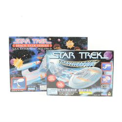 Bandai Playmates Star Trek Space Talk Series U.S.S Enterprise NCC-1701-D, collectors editi...