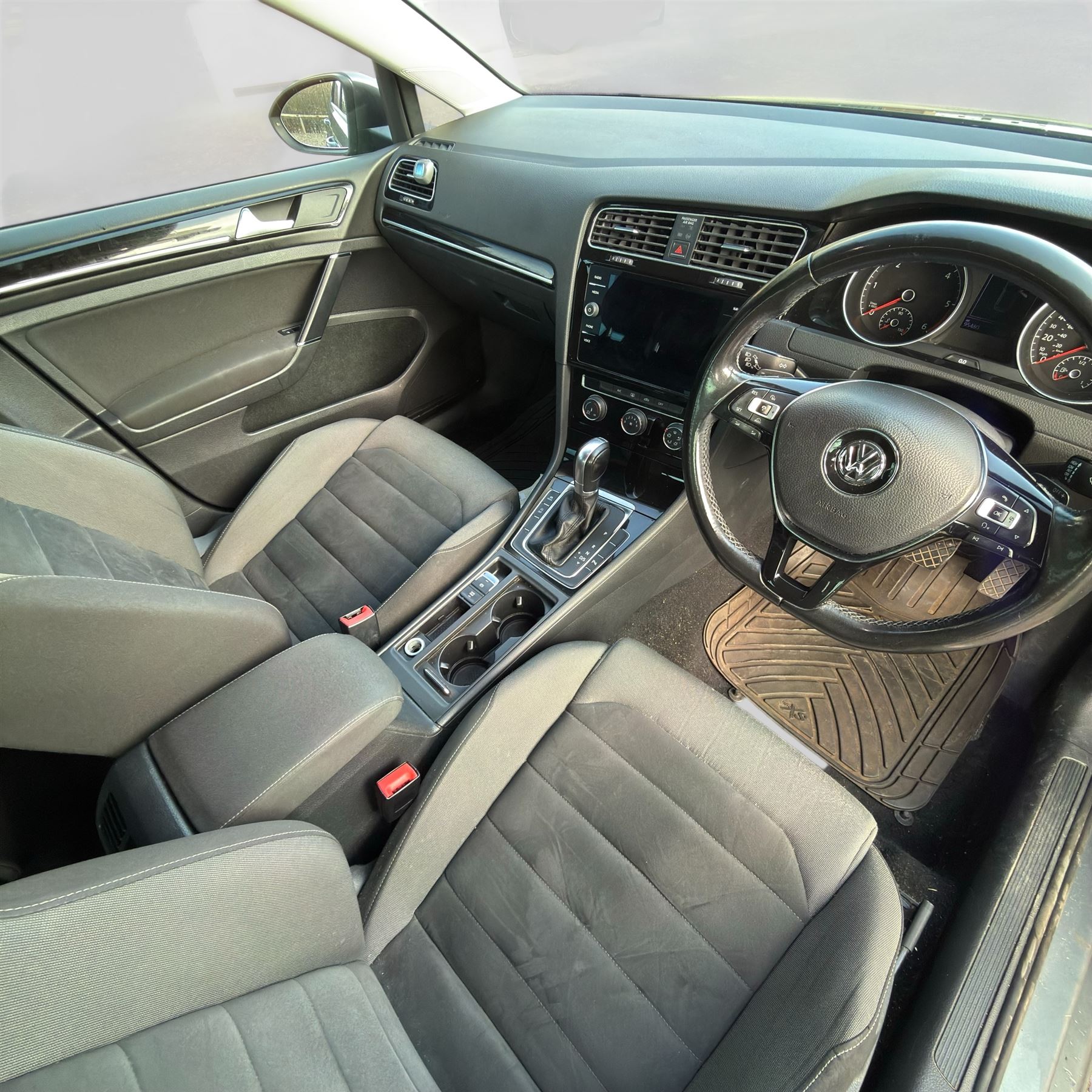 VW Golf, 2 Litre diesel, Automatic, 2018, Grey, MOT till 04/04/2026, 95.500 miles (KT67 NYB) - Car play, Parking sensors - this vehicle is subject to 10% plus VAT buyers premium (12% in total)