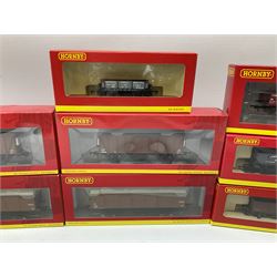 Hornby '00' gauge - Rolling stock including Extra Long CCT Van B no. 1267, SR Bogie Luggage Van, 4 Plank Wagon 'Stonehouse' no. 10, 'Toad B' 20T Brake Van no. 140422, 4 Plank Open Wagon Scatter Rock Macadams, 20 Ton Hopper 'London Brick Company' no. 1001 and others (26)
