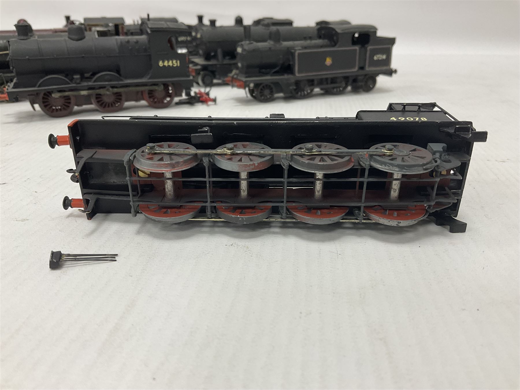 ‘00’ gauge - eight kit built steam locomotives, mostly for restoration comprising LNWR/LMS Whale G Class 0-8-0 no.49078 in BR black; Class J11 (Pom-Pom) 0-6-0 no.64451 in BR black; Class F4 2-4-2T no.67214 in BR black; Precursor Tank Whale ‘Dreadnought’ 4-4-0 no.659 in black; Class O2 2-8-0 no.63936 in BR black; Class A4 4-6-2T no.6978 in LNER crimson; Class C16 4-4-2T no.67489 in BR black; Class A6 4-6-2T no.69791 in BR black (8) 