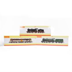 Three Hornby 00 gauge locomotives, comprising R3003 BR B17/6 Class 4-6-0 locomotive 'Barns...