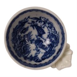 Small Caughley blue and white wine tasting cup, decorated in the Fisherman or Pleasure Boat pattern, circa 1785, with scroll thumbpiece handle, D5cm