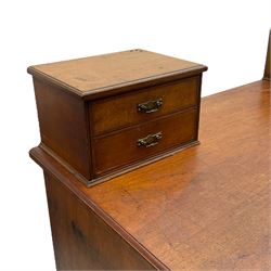 C. Hindley & Sons (London: 1820-1892) - Late Victorian walnut twin pedestal desk, the rectangular moulded top surmounted by two banks of two drawers over eleven graduating drawers, on moulded plinth base, the central drawer stamped 'C. Hindley & Sons, 134 Oxford Street, London, 5298'