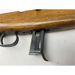 Italian Beretta .22 LR bolt-action or semi-automatic sporting rifle with 52cm barrel, 10-shot magazine and side safety No.10150 L98.5cm overall SECTION 1 FIRE-ARMS CERTIFICATE REQUIRED