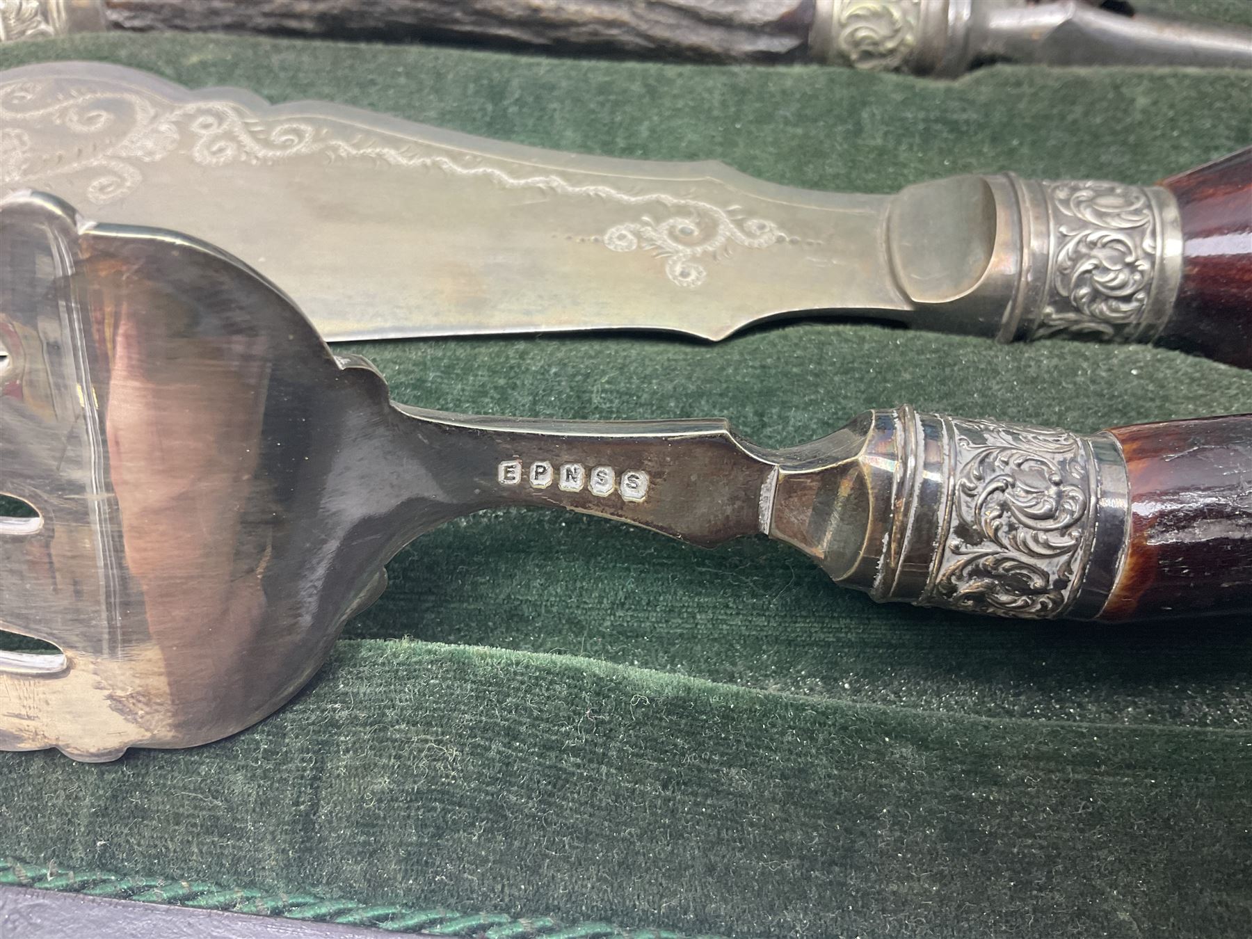 Cased horn handled carving knife set by James Deakin & Sons, Sheffield 