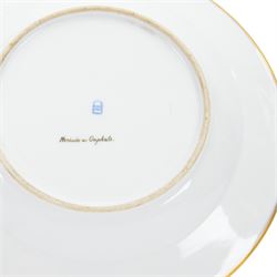 Royal Vienna plate, featuring Hercules and Omphale, the rim decorated with floral and gilt motifs, blue beehive mark beneath, D25cm