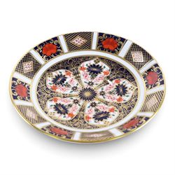 Set of six Royal Crown Derby Old Imari 1128 pattern set of six teacups, saucers and tea plates
