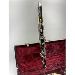 Selmer Bundy alto clarinet with nickel mounts and Yamaha 5C mouthpiece US Pat. 2775915 L81cm, in fitted carrying case with various accessories