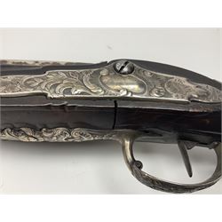 Very fine and extremely ornate high quality late 18th century French 16-bore flintlock sporting gun by J. Coignet Layne Paris, the 91.5cm(36