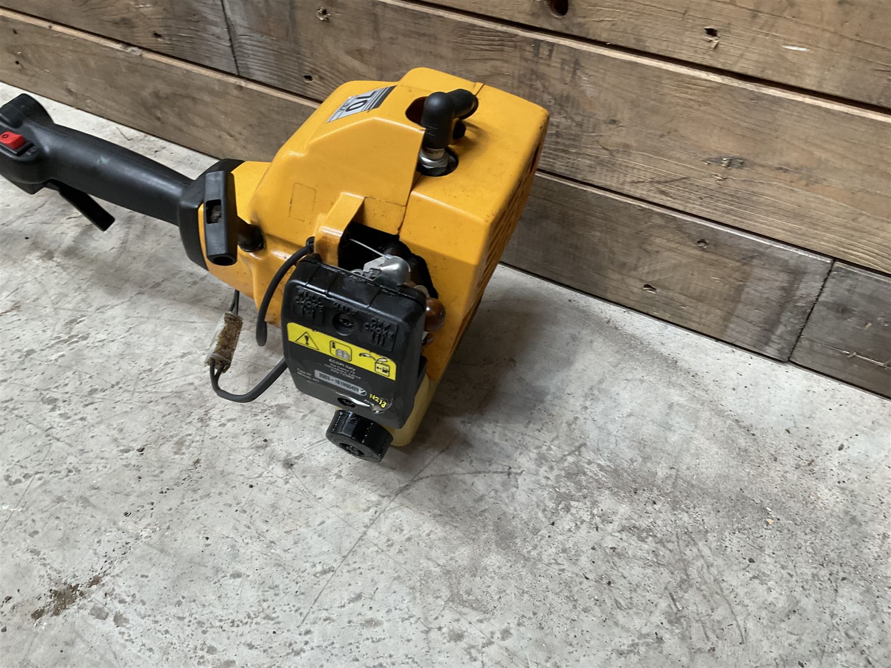 McCulloch TM210 petrol strimmer and a Black & Decker GT150 hedge cutter   