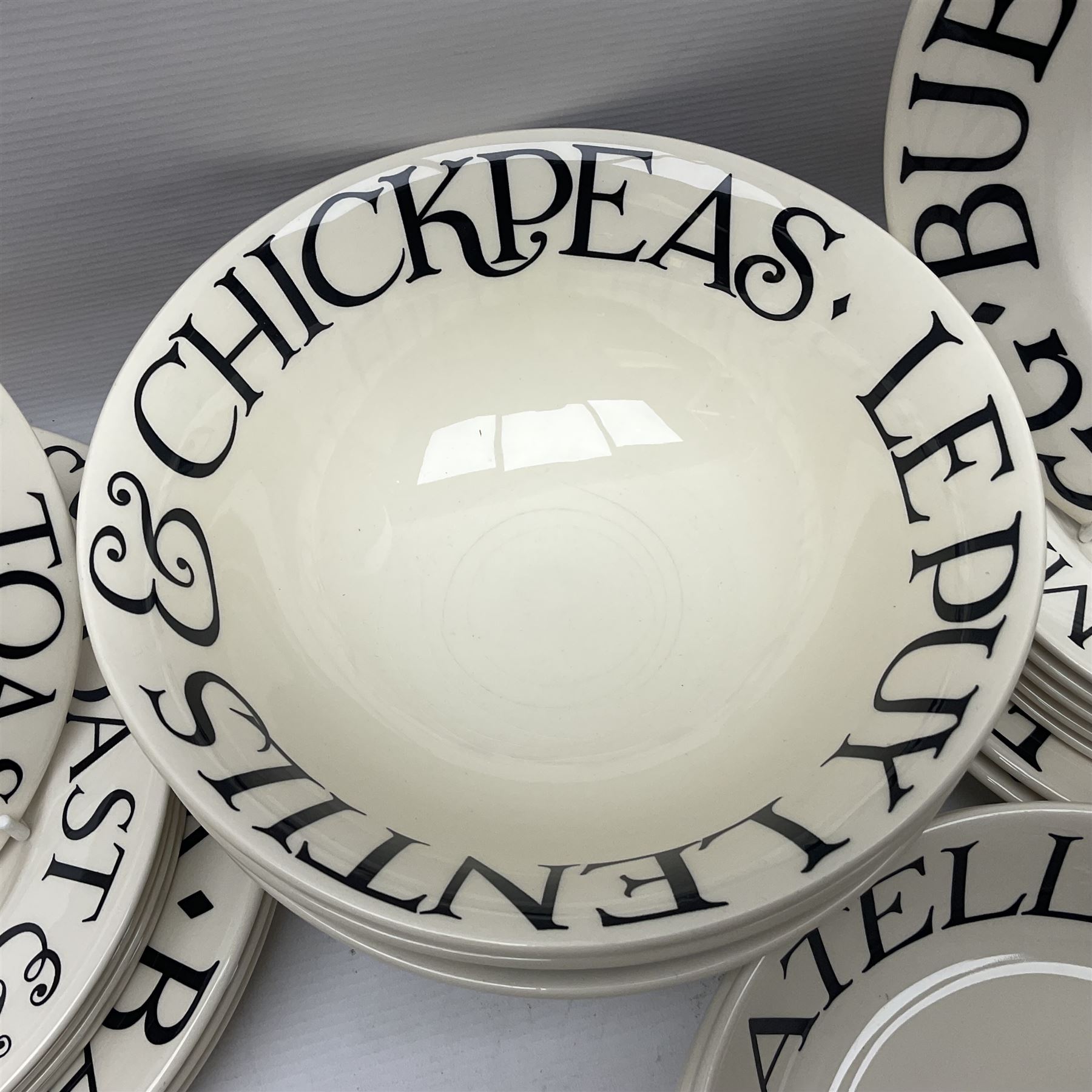 Emma Bridgewater part dinner service in Black Toast pattern, including six dinner plates, eight pasta plates in two sizes, ten side plates etc (31)