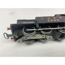 Hornby Dublo - 3-rail EDL7 Class N2 0-6-2 tank locomotive No.2690 in LNER black; in modern collector's plain red box