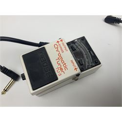 Boss TU-3 Chromatic Tuner; Tomsline Engineering ABR-1 Booster; Ibanez Mini Tube Screamer; Boss DB-30 Digital metronome etc