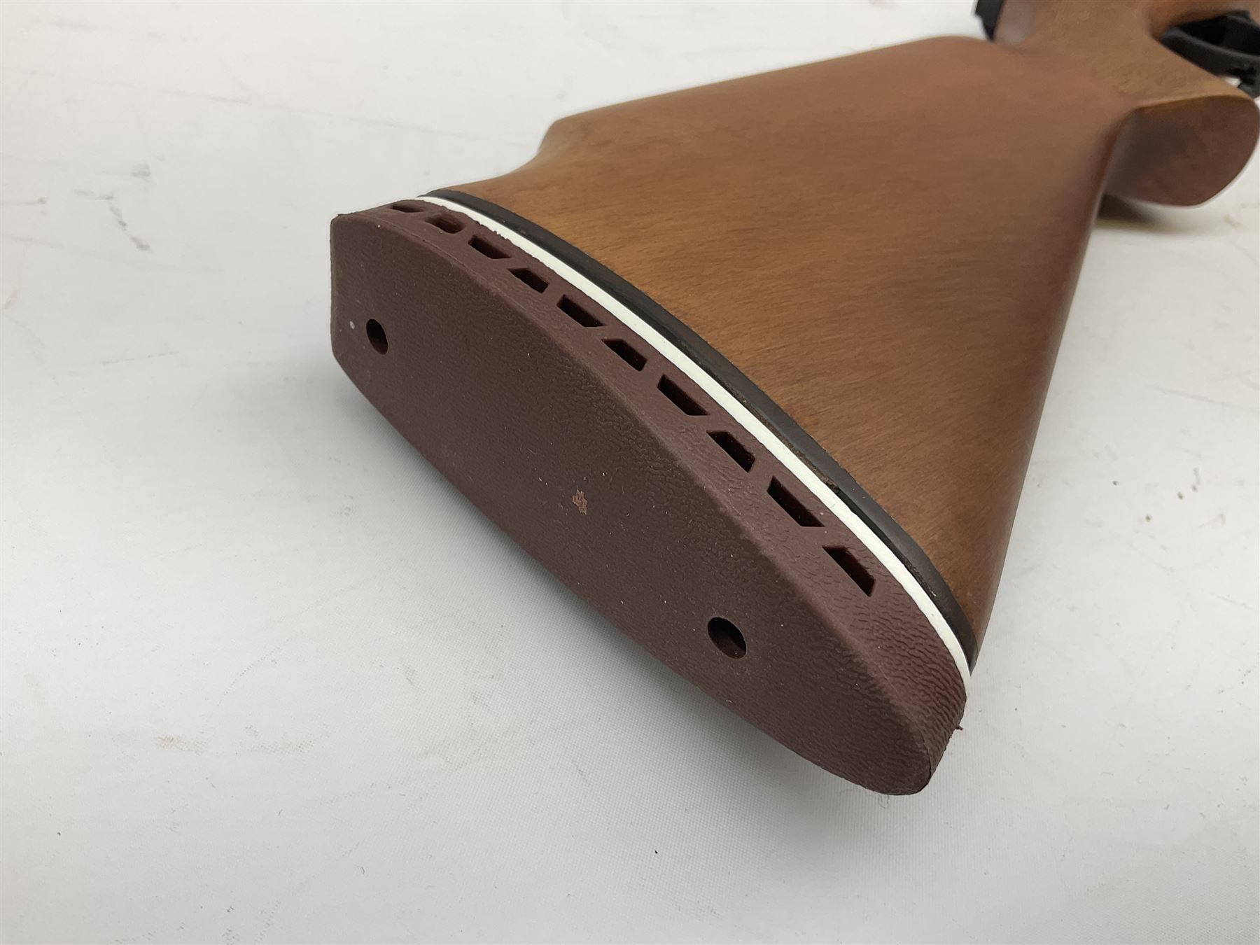 Hatsan .22 break-action air rifle retailed by Edgar brothers with 46cm barrel including fully integrated sound moderator, No.092031501; L113cm overall; in gun sleeve; together with Hawke Vantage 2-7x32 telescopic sight, Bressler Condor 24-72x100 spotting scope with carrying case and Velbon EF-61 tripod; all boxed (4)