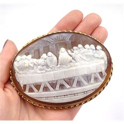 9ct gold cameo brooch depicting The Last Supper, Birmingham 1974