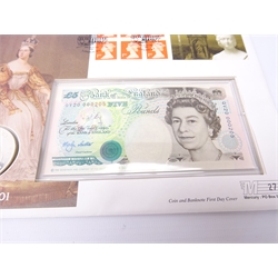  Five silver coin covers 2001 'Queen Victoria 1819-1901' five pound coin and five pound note, 2001 'Royal Navy Submarines 100th Anniversary Cover' 20 crowns coin, 2001 '75th Birthday' 20 crowns coin, 2002 'Golden Jubilee' five pound coin and 2002 'Queen Elizabeth II Golden Jubilee' five pound coin  