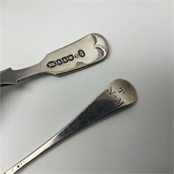 Sheffield silver-plated cruet set, comprising mustard pot, open glass salt and pepper pot on stand, together with a collection of silver plated spoons