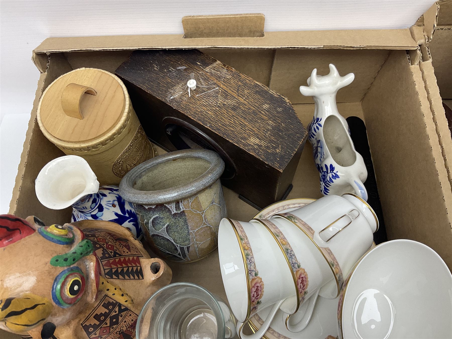 Royal Doulton Darjeeling pattern tea set for six, comprising teacus, saucers, dessert plates, milk jug and sucrier, together with other ceramics and collectables, in two boxes