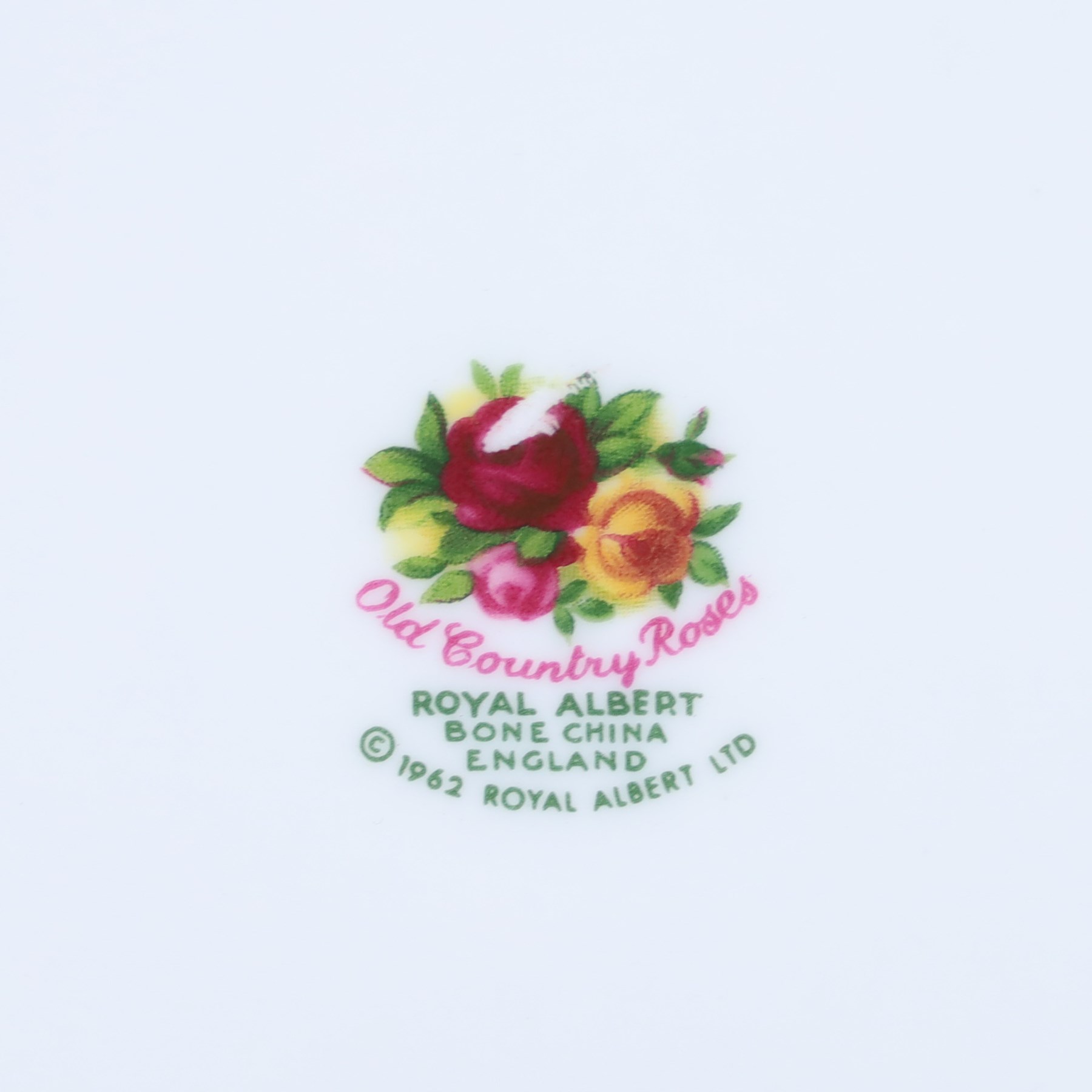 Royal Albert Old Country Roses part tea and dinner service, including teapot, milk jug, six tea cups and saucers, six side plates and six dinner plates