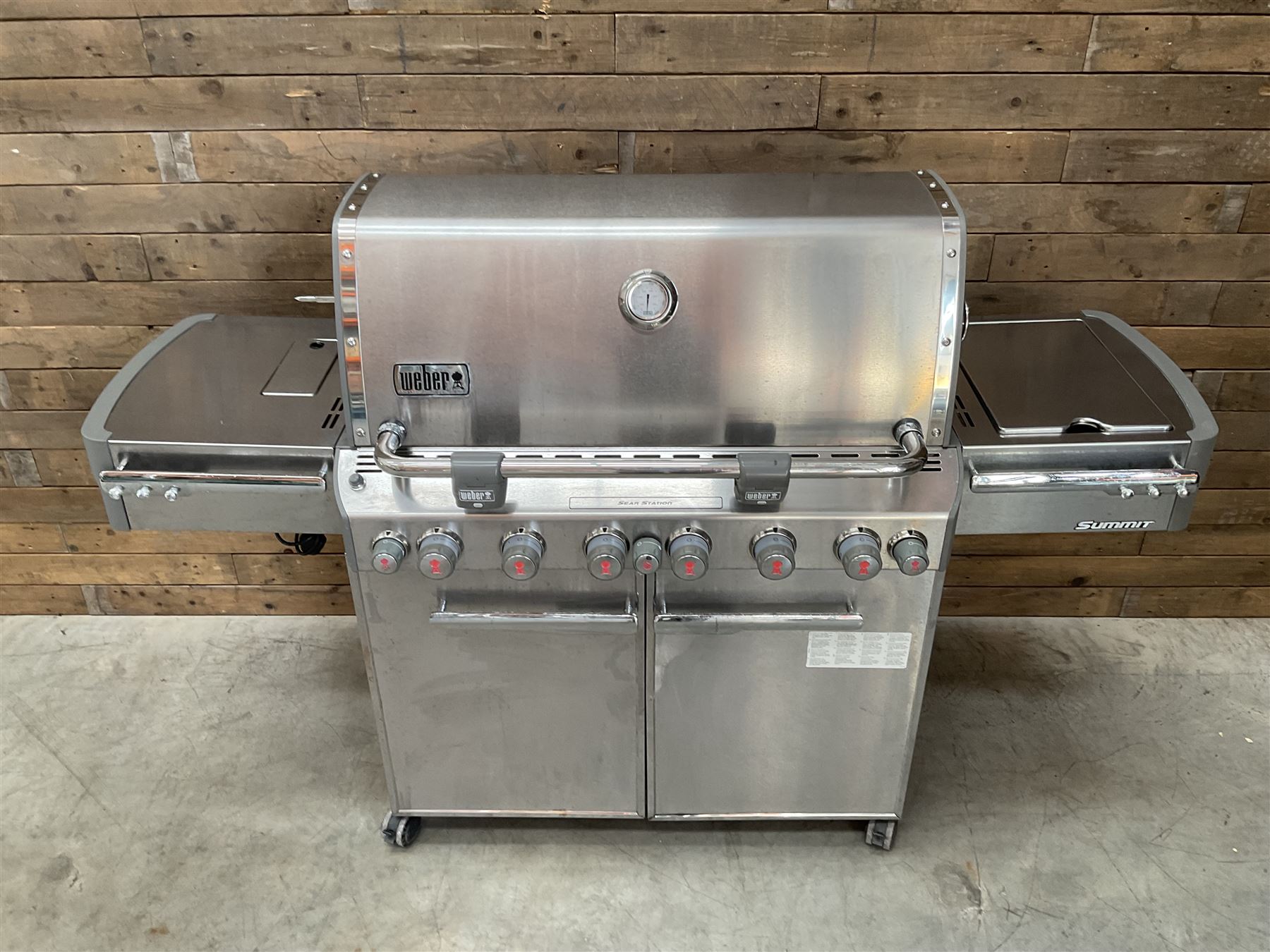 BBQ - Weber Summit stainless gas barbeque,, with cover