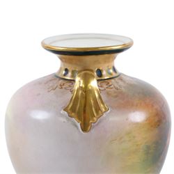 Crown Devon twin-handled ovoid vase, in Pheasants pattern no. 0670, H12cm