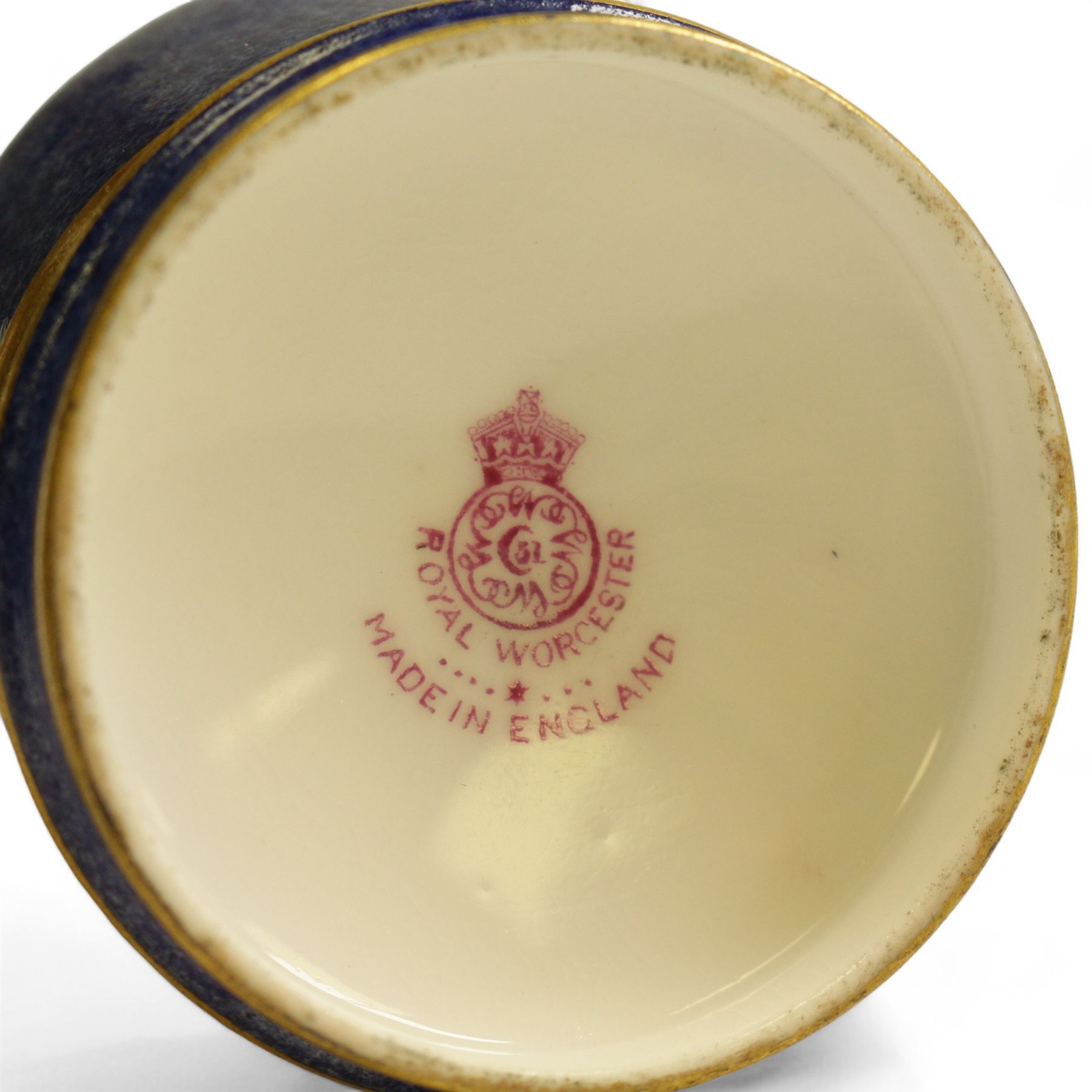 Royal Worcester pill box and cover, hand painted with apples and cherries to the lid, shape no 2781, signed W.Bee 